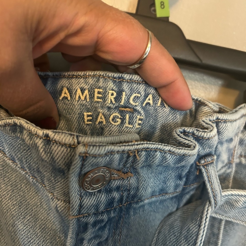 American Eagle Outfitters jeans - light blue “Highest rise mom jeans” w/belt - Picture 5 of 12
